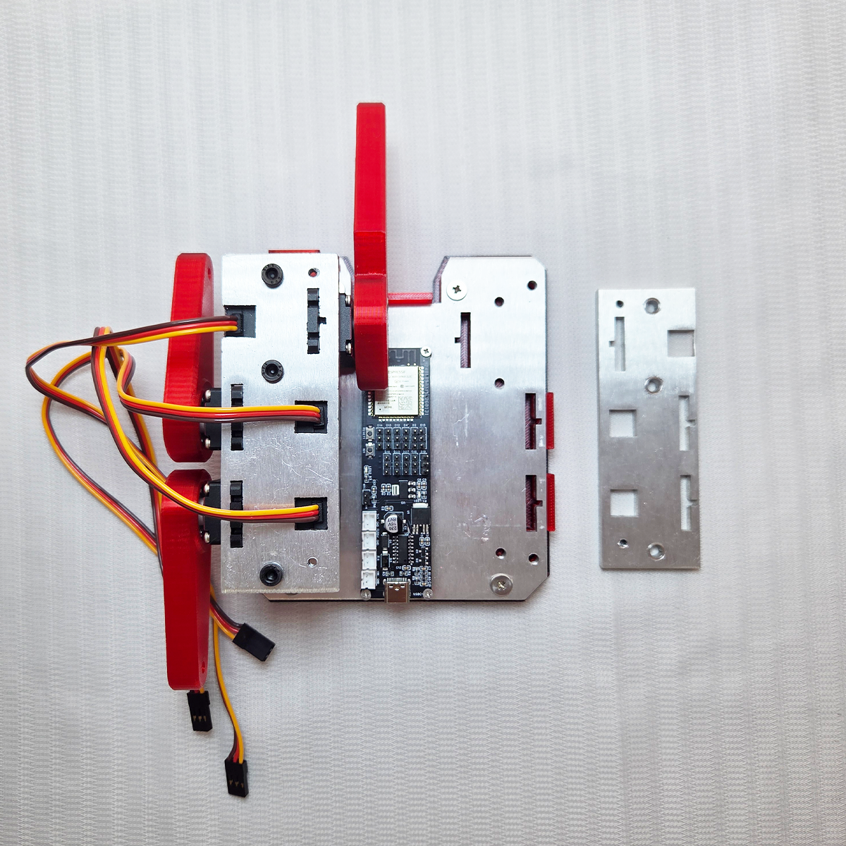 Craftyhandy Ultimate SR6 — Metal Frame, Thermal Protection, Tool-Free Servo Swap & More